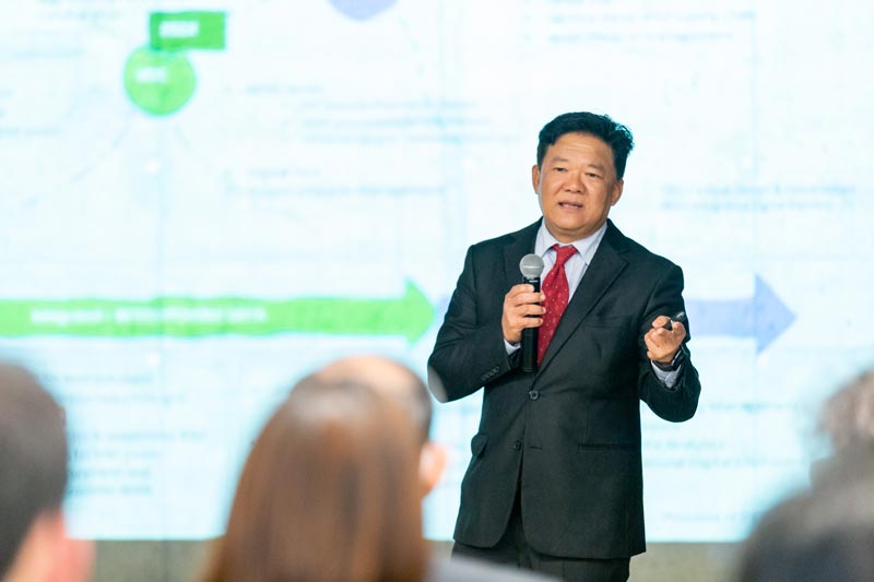 ดร.ทศพร  ศรีเอี่ยม